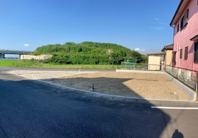 【弥富市前ケ平2丁目 限定1邸】敷地48坪/5LDKの庭|現地（2026.07上旬）撮影
現況：更地
