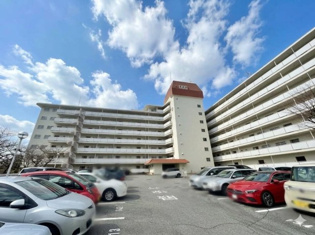 令和8年8月中旬に完成予定。キッチンだけでなく、浴室、洗面化粧台、トイレなどの水回り一式が最新の設備新調します。