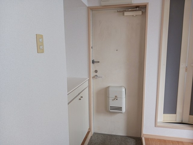 コーポナカダイⅠの玄関