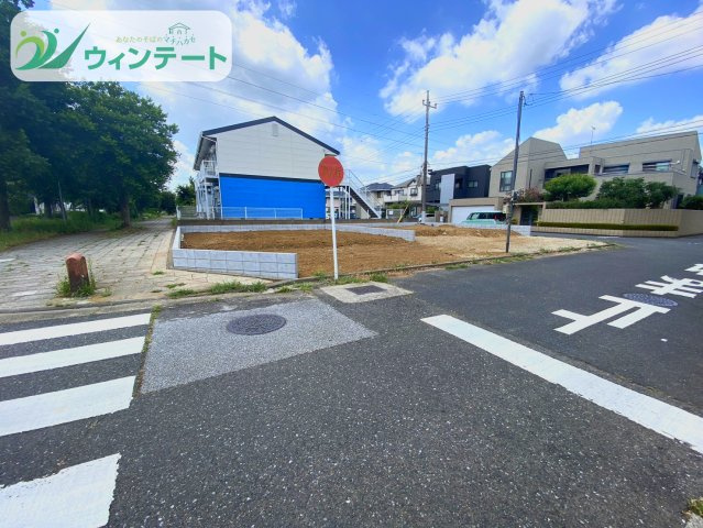 龍ケ崎市平台7期　新築戸建の前面道路含む現地写真|見通しの良い前面道路で、お子様の通学も安心。閑静な住宅街に位置する好立地です♪