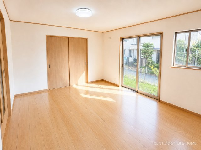 【居間・リビング】 | 戸建 川崎市麻生区向原３丁目 | ゆったり過ごせるリビングです