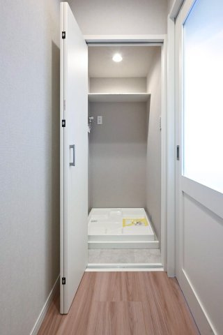 マイキャッスル目黒南の玄関|マイキャッスル目黒南：玄関・廊下には室内洗濯機置き場があります！