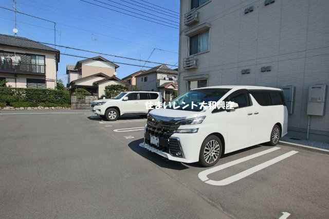 クレシェンテの駐車場