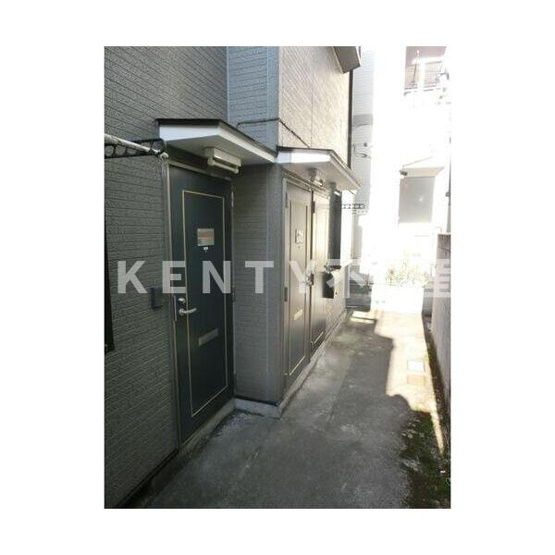 【エントランス】 | Y’s　House | 落ち着いたエントランスです