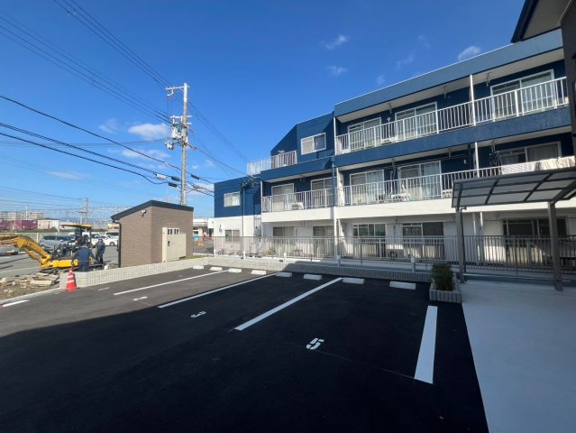 ナンノ第27号館の駐車場