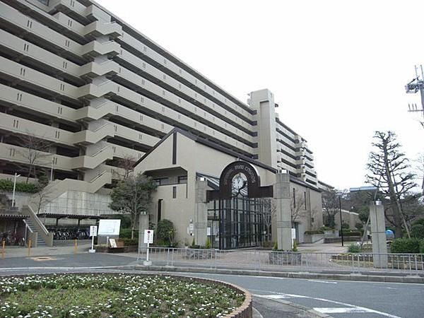 サンロイヤル箕面コスモ1号館の外観