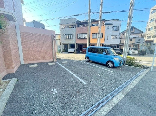Is　Grandeの駐車場