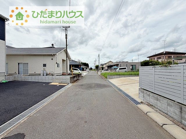 【前面道路含む現地写真】 | つくば市安食第2　新築戸建 | たっぷりの陽光と心地よい風が舞い込む住まい♪