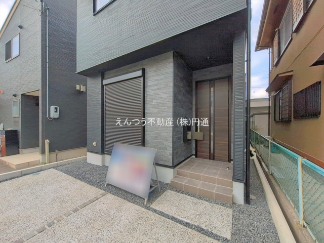 二ツ橋町1期の玄関