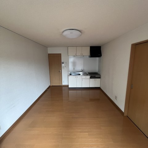 ハイツユウリナの居間・リビング