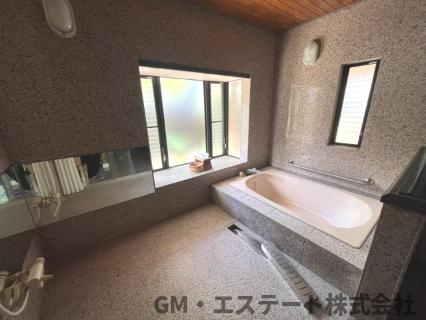 宮崎市生目台東5丁目　中古住宅の浴室