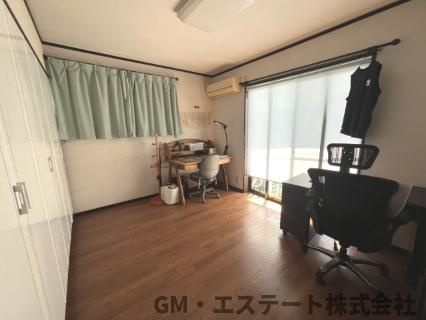 宮崎市生目台東5丁目　中古住宅の洋室