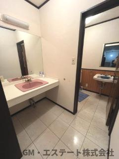 宮崎市生目台東5丁目　中古住宅の独立洗面台