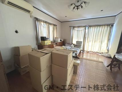 宮崎市生目台東5丁目　中古住宅の洋室