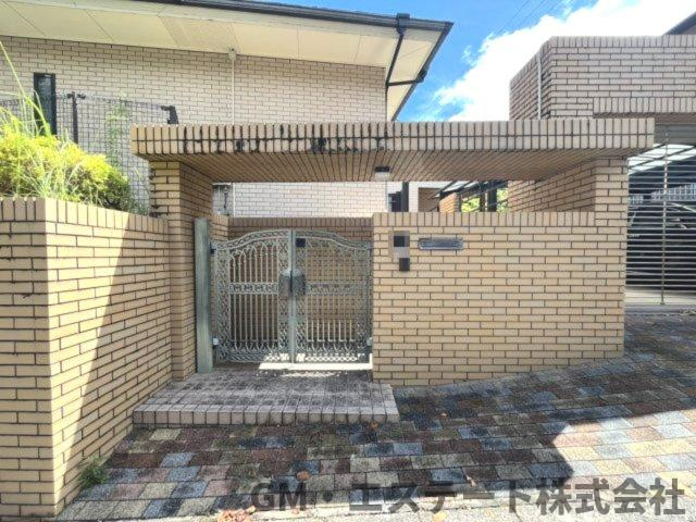 宮崎市生目台東5丁目　中古住宅の玄関