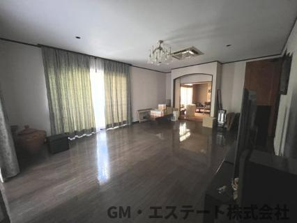 宮崎市生目台東5丁目　中古住宅の洋室