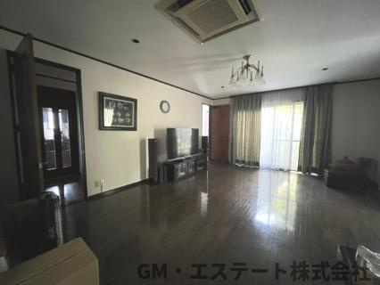 宮崎市生目台東5丁目　中古住宅の洋室