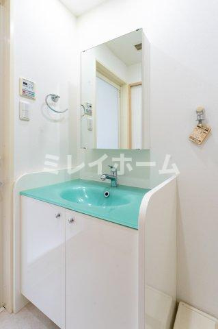 スタジオデン京急蒲田の洗面所|同建物内、別のお部屋の参考写真になります。