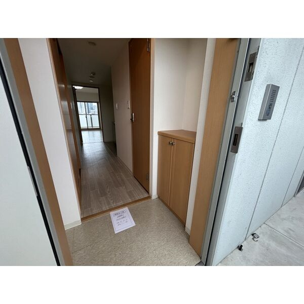 プランドール浅間町(入居日など柔軟に対応致します。)の玄関