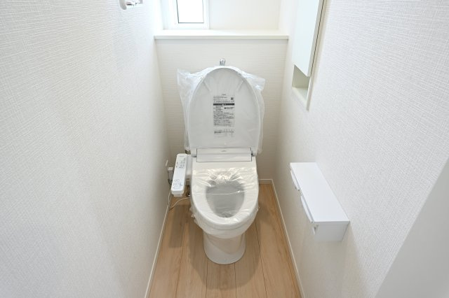 【トイレ】 | 大泉町寄木戸第18　アーネストワン　全5棟 | 2階にもトイレがついており夜中のトイレも面倒がありません。