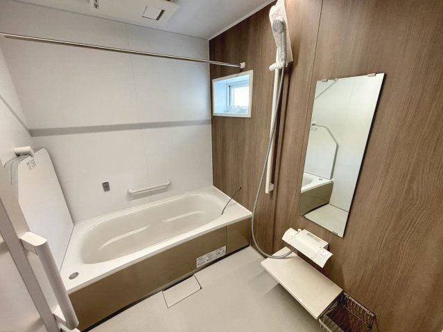 新築戸建　大垣市静里　全2区画分譲の浴室|浴室仕様。5時間経っても2.5度以内の湯温低下ですから、追い炊き回数が減り光熱費も節約できます。