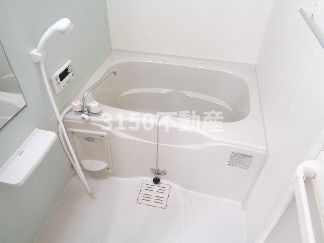 クレセント参番館の浴室|日々の疲れを癒すお風呂付です