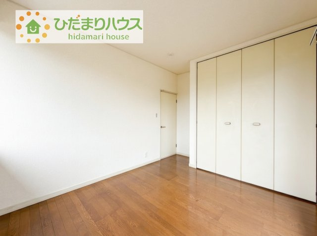【寝室】 | 土浦市東並木町　中古戸建 | 大きなベッドを置いても余裕の広さの主寝室♪