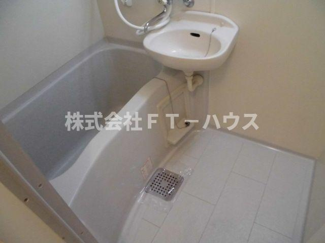 市川プラザの浴室