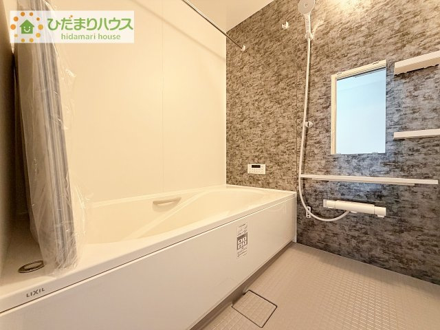 【浴室】 | 土浦市並木1丁目　新築戸建 | 大人が足を伸ばしても十分な広さ！一人でゆっくりくつろぐ時間も大切です！