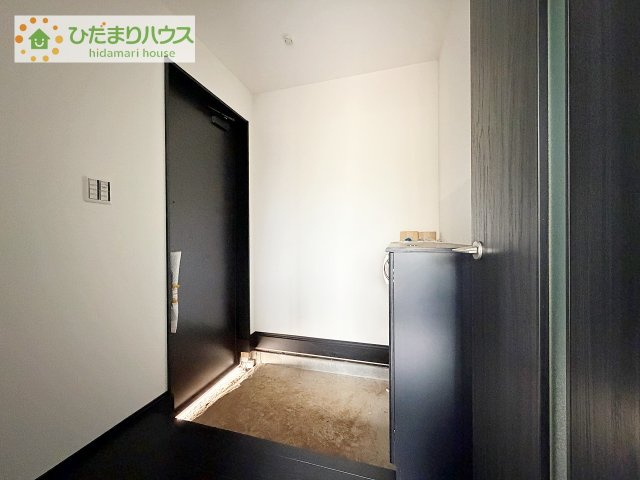 【玄関】 | 土浦市並木1丁目　新築戸建 | 丁度良い靴箱のサイズ♪これだけあれば家族全員の靴がしまえてスッキリ(^O^)