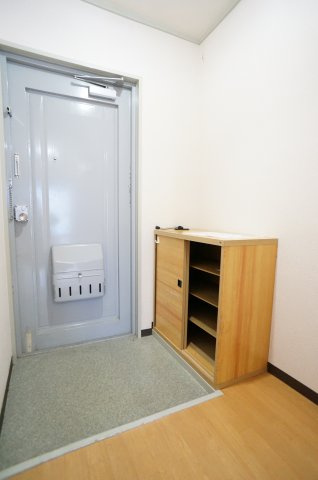 ドミール中山の玄関|参考、同建物・同間取りの号室