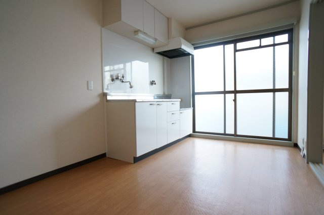 ドミール中山の居間・リビング|参考、同建物・同間取りの号室