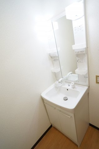 ドミール中山の洗面所|参考、同建物・同間取りの号室