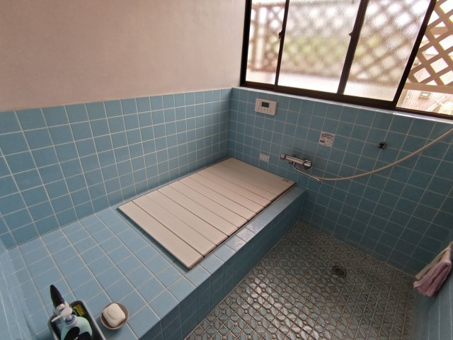 【吉井町橋川内】ゆとりの43坪！家族みんなで伸びやかに暮らす広々一戸建ての浴室