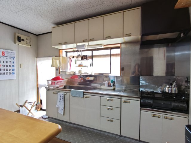 【吉井町橋川内】ゆとりの43坪！家族みんなで伸びやかに暮らす広々一戸建てのキッチン