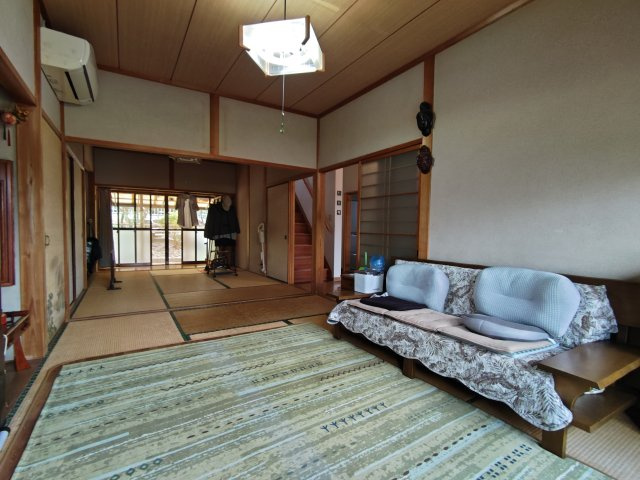 【吉井町橋川内】ゆとりの43坪！家族みんなで伸びやかに暮らす広々一戸建ての和室