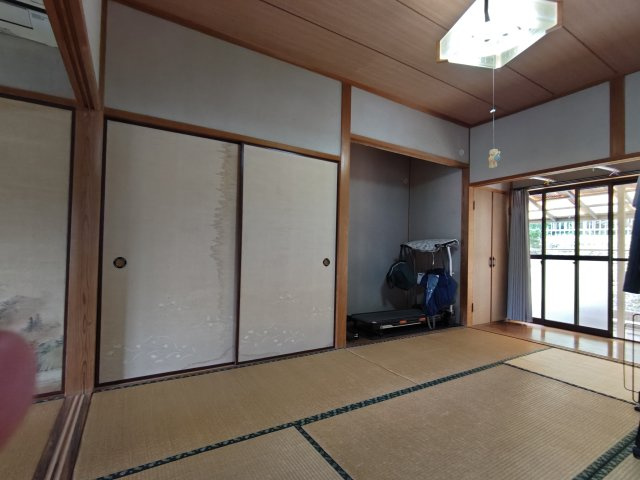 【吉井町橋川内】ゆとりの43坪！家族みんなで伸びやかに暮らす広々一戸建ての和室