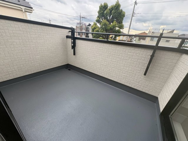 狭山市南入曽　新築分譲　西武新宿線『入曽駅』徒歩8分　【入間野小学区】のバルコニー