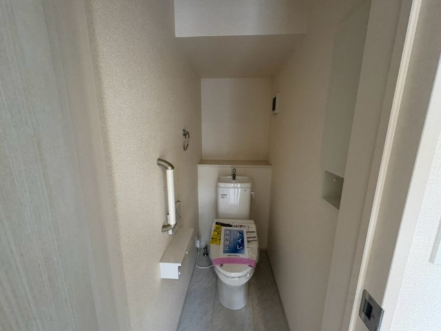 狭山市南入曽　新築分譲　西武新宿線『入曽駅』徒歩8分　【入間野小学区】のトイレ