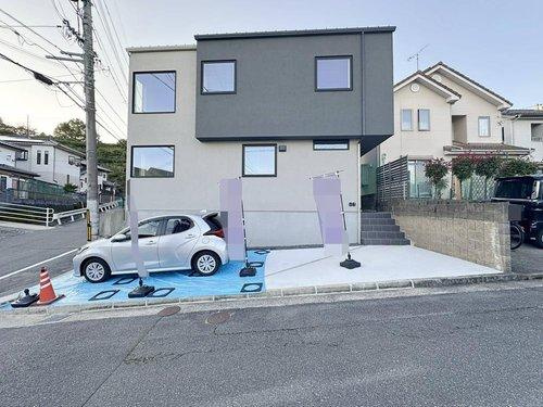 佐伯区屋代3丁目の駐車場|車は2台まで駐車可能☆
広い駐車スペースは来客時も安心です♪