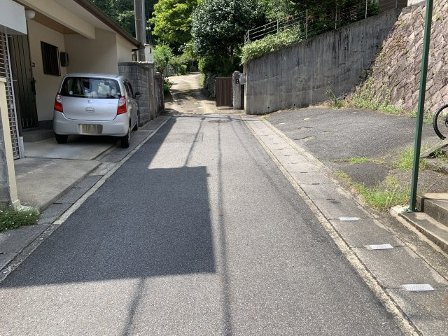 京都市左京区岩倉幡枝町　中古一戸建の前面道路含む現地写真