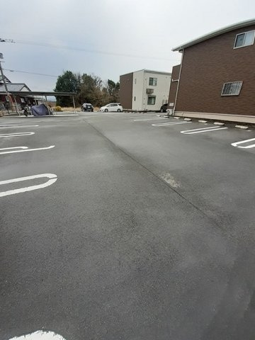 サンリット広川Ⅱの駐車場|カースペースがあります