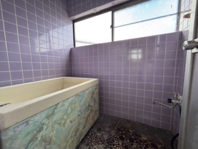 鹿沼市上野町　中古戸建の浴室