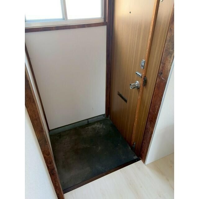 なるみ荘の玄関