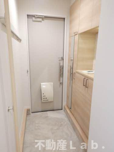 サンプレミアスの玄関