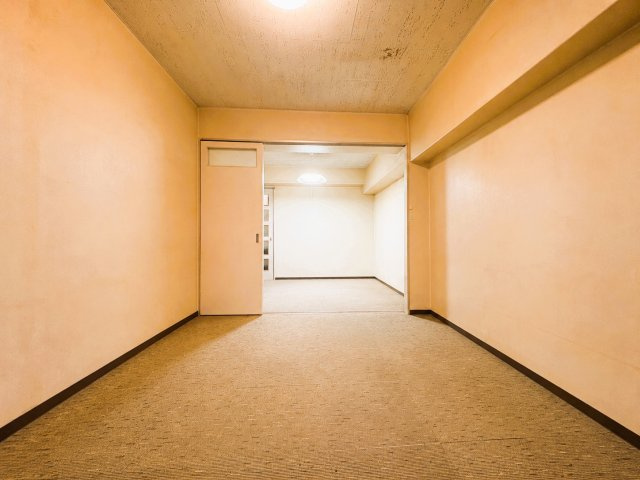 東四つ木グリーンハイツの洋室|ベーシックな洋室※プライバシー保護の為、画像加工により荷物を消去しています