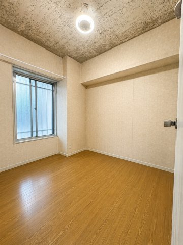 東四つ木グリーンハイツの洋室|北側洋室※プライバシー保護の為、画像加工により荷物を消去しています