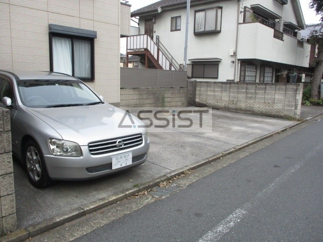 アルビレオYの駐車場