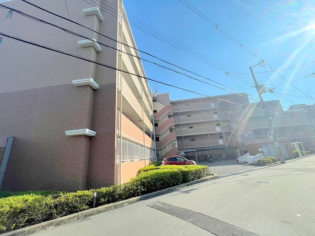 Is　Grandeの外観