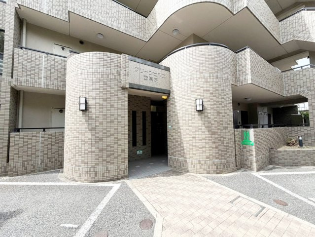 グリーンヒルズ西泉丘のエントランス